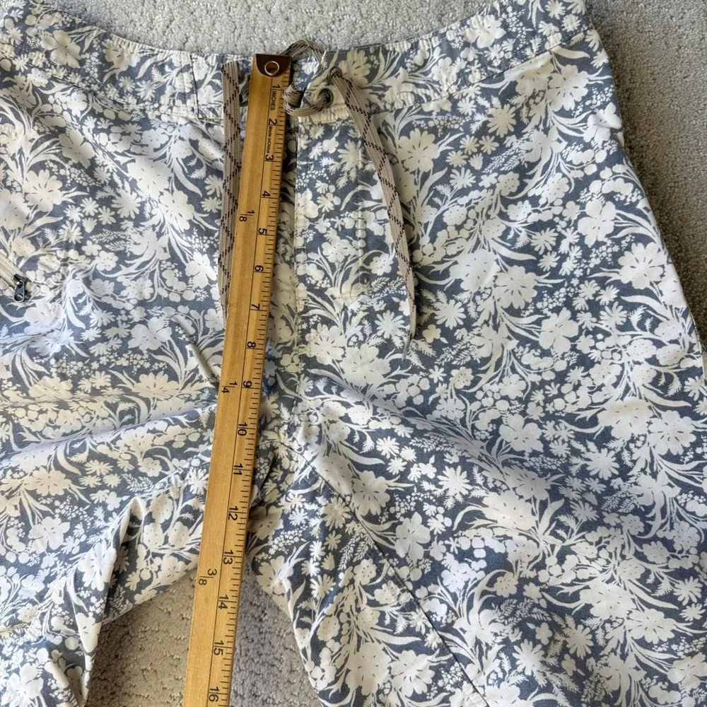 Patagonia Wavefarer Board Shorts Men 31 Blue Floral Print 86772S8 Nylon